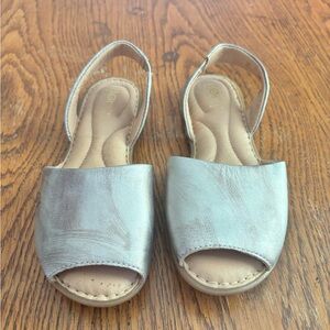 Born Women's Chic Silver Sandals